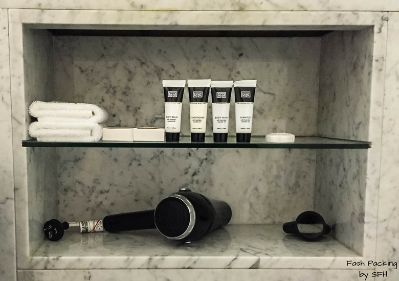 Fash Packing by SFH: Vibe Savoy Melbourne Hotel Review - Toiletries