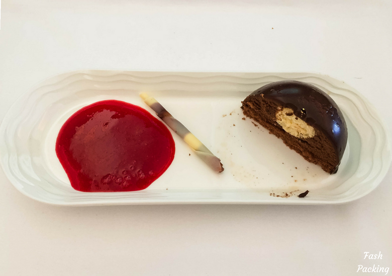 Fash Packing: Emirates A380 Business Class Review - Chocolate & Caramel Dome Cut
