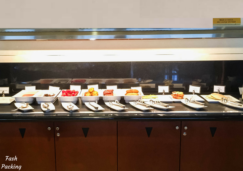 Fash Packing: Emirates Lounge Sydney International Airport Review - Hot Buffet