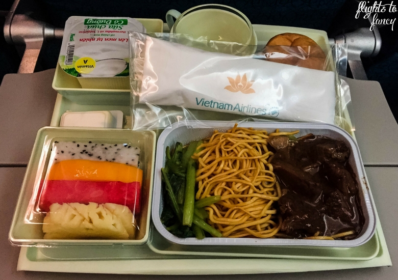 Flights-To-Fancy_-Vietnam-Airlines-Review-Breakfast.jpg